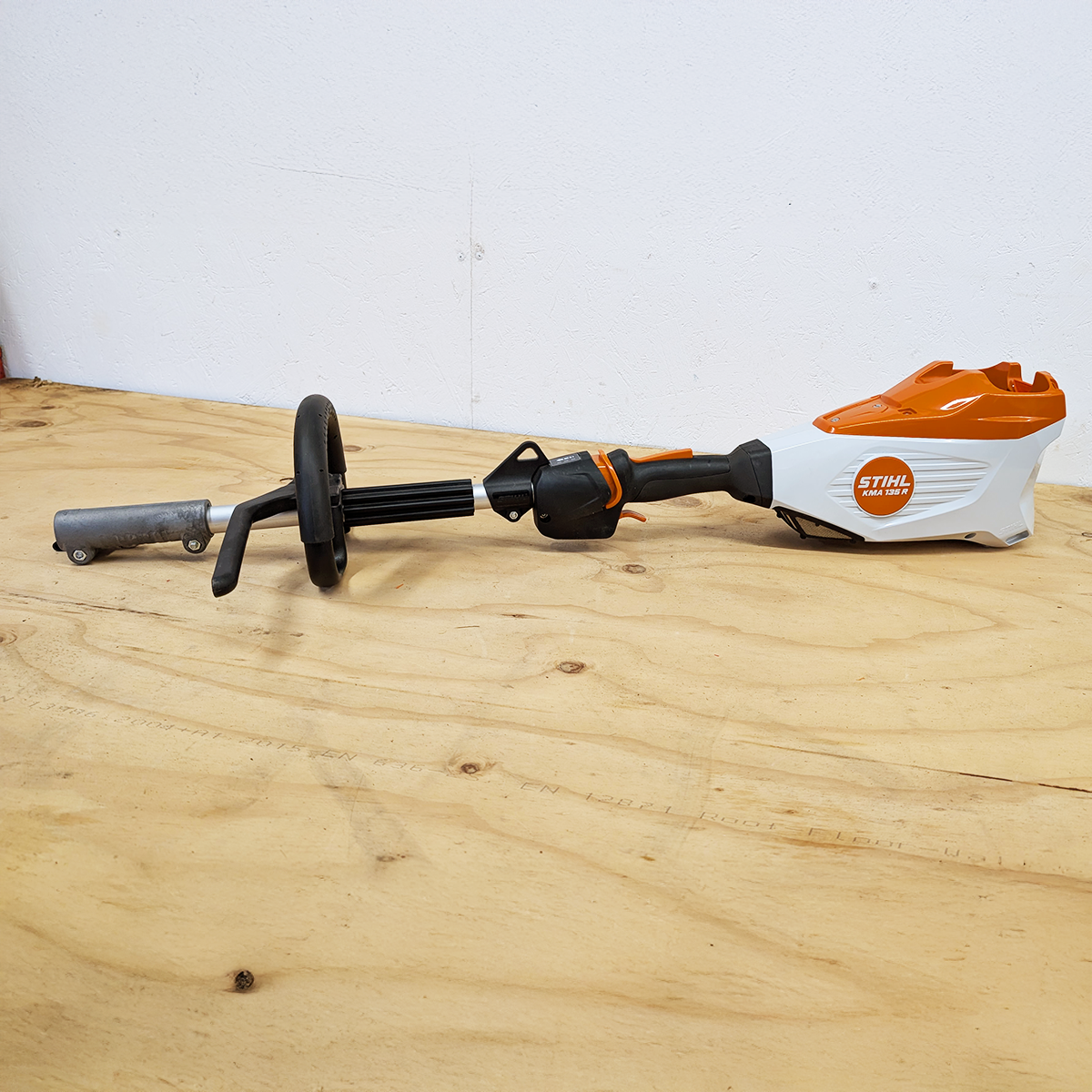 Stihl KMA 135 R Cordless Kombi Engine