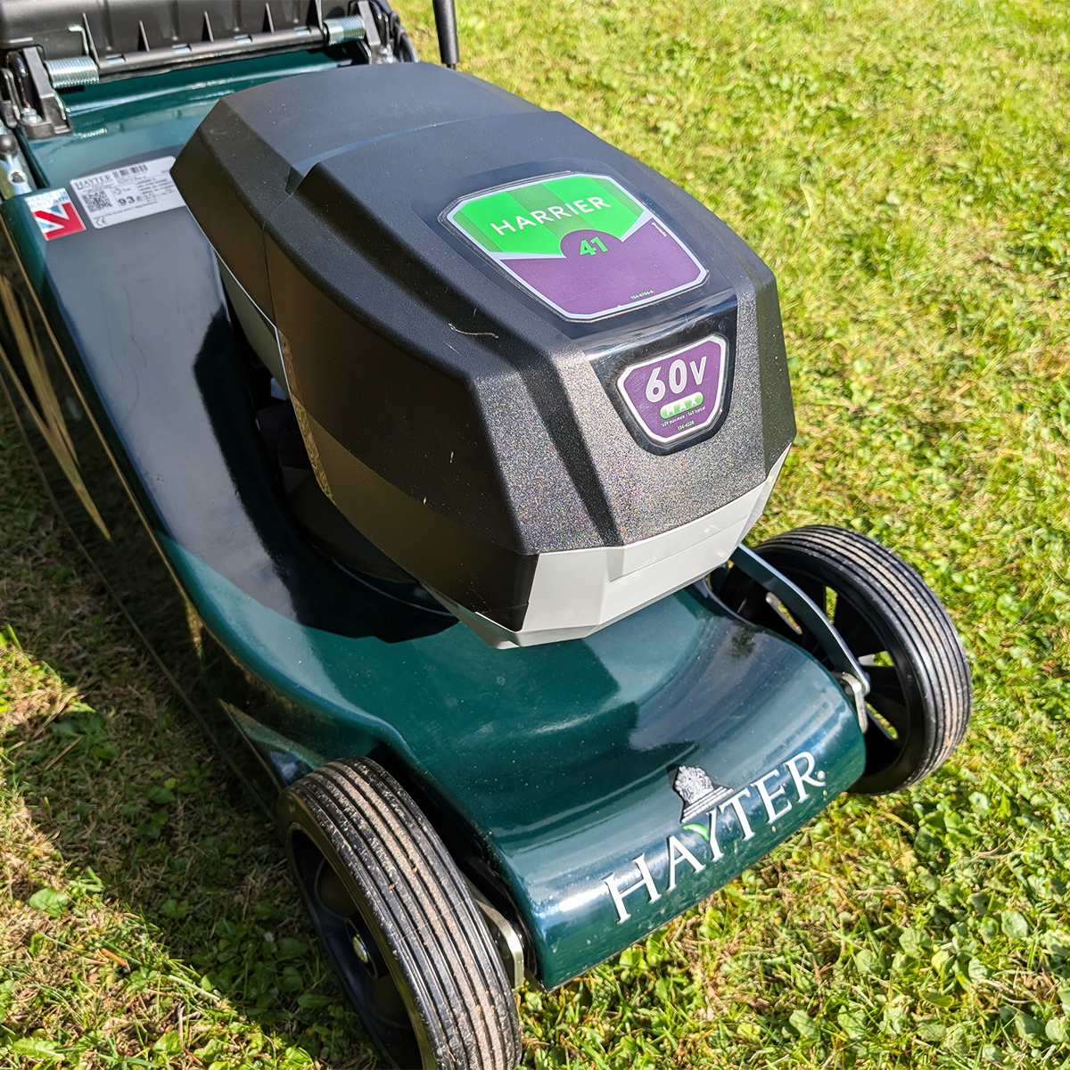 Hayter Harrier 41 Push 60V LAWN MOWER CODE373A-KIT Includes 2.5AhBattery and Charger (New / Ex-Display) - Image 5