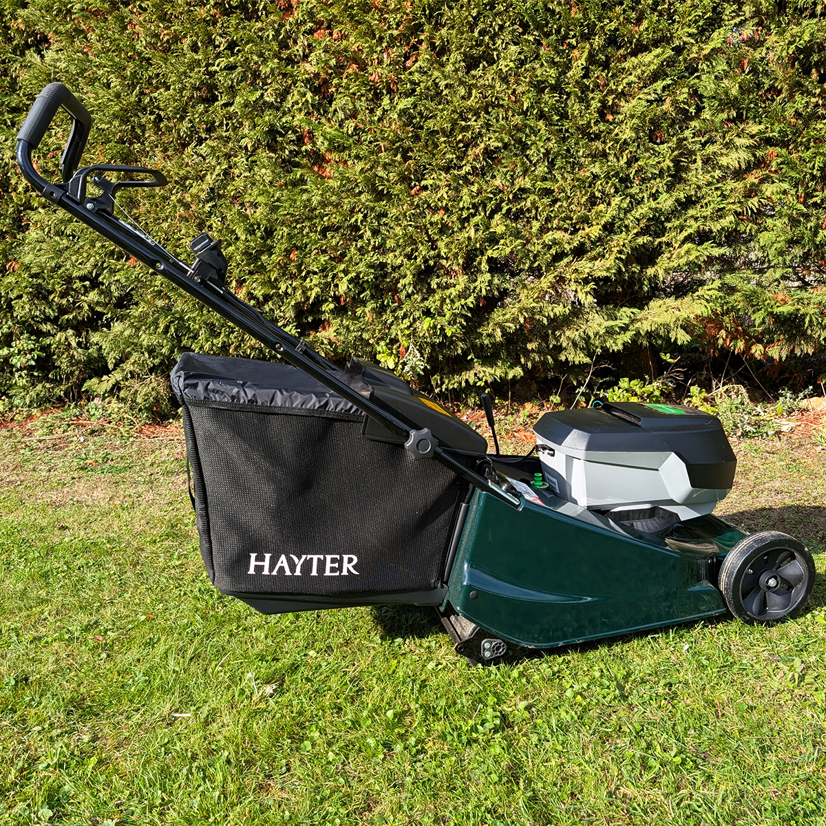 Hayter Harrier 41 Push 60V LAWN MOWER CODE373A-KIT Includes 2.5AhBattery and Charger (New / Ex-Display) - Image 8