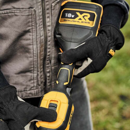 DEWALT DCMST561P1-GB 18V XR Brushless String Trimmer with 1 x 5Ah Battery and Charger - Image 4