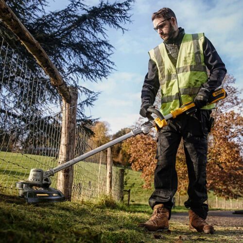 DEWALT DCMST561P1-GB 18V XR Brushless String Trimmer with 1 x 5Ah Battery and Charger - Image 7