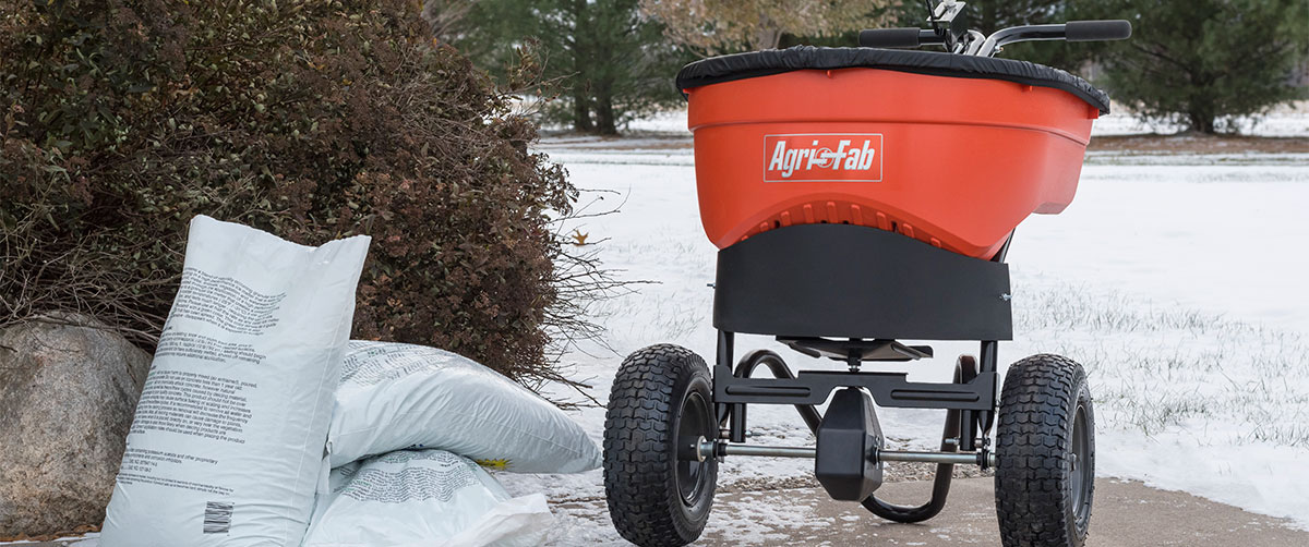 130LB PUSH PRO SALT SPREADER