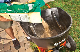 130LB PUSH BROADCAST SPREADER - Image 2